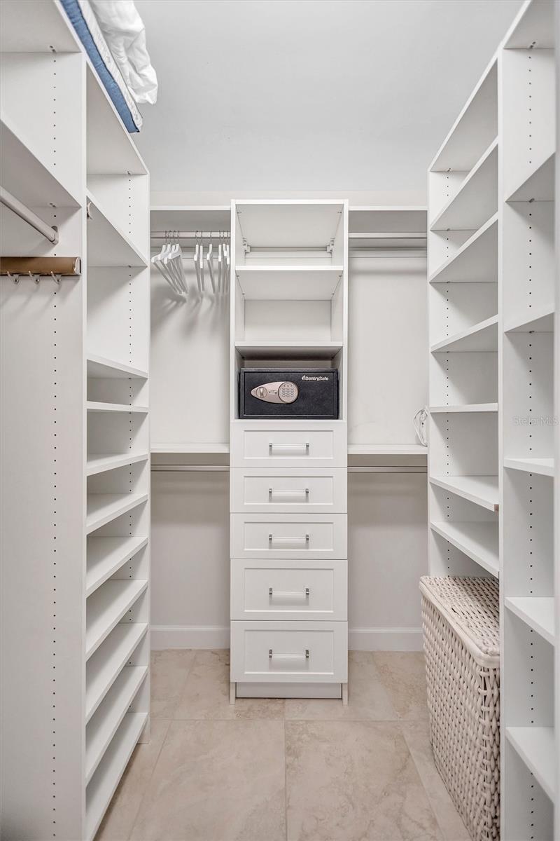 6480 MIDNIGHT PASS RD #211