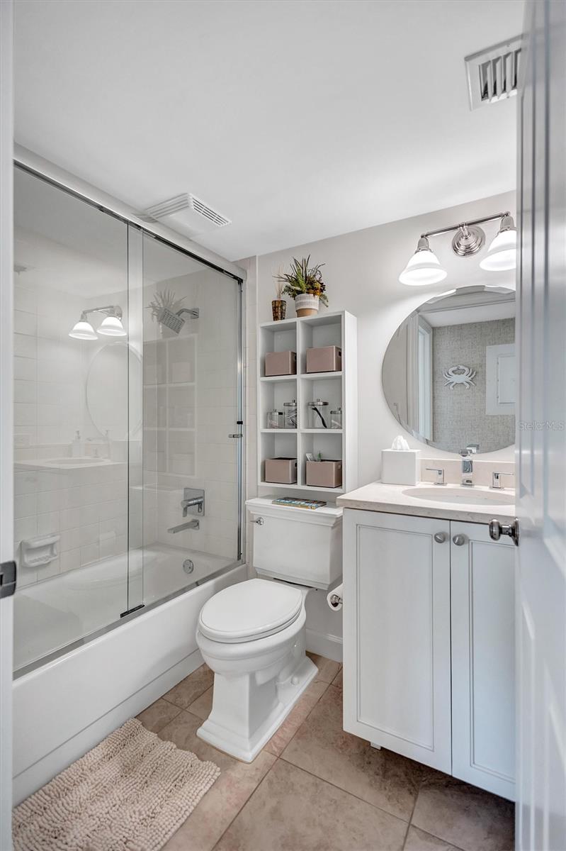 6480 MIDNIGHT PASS RD #211