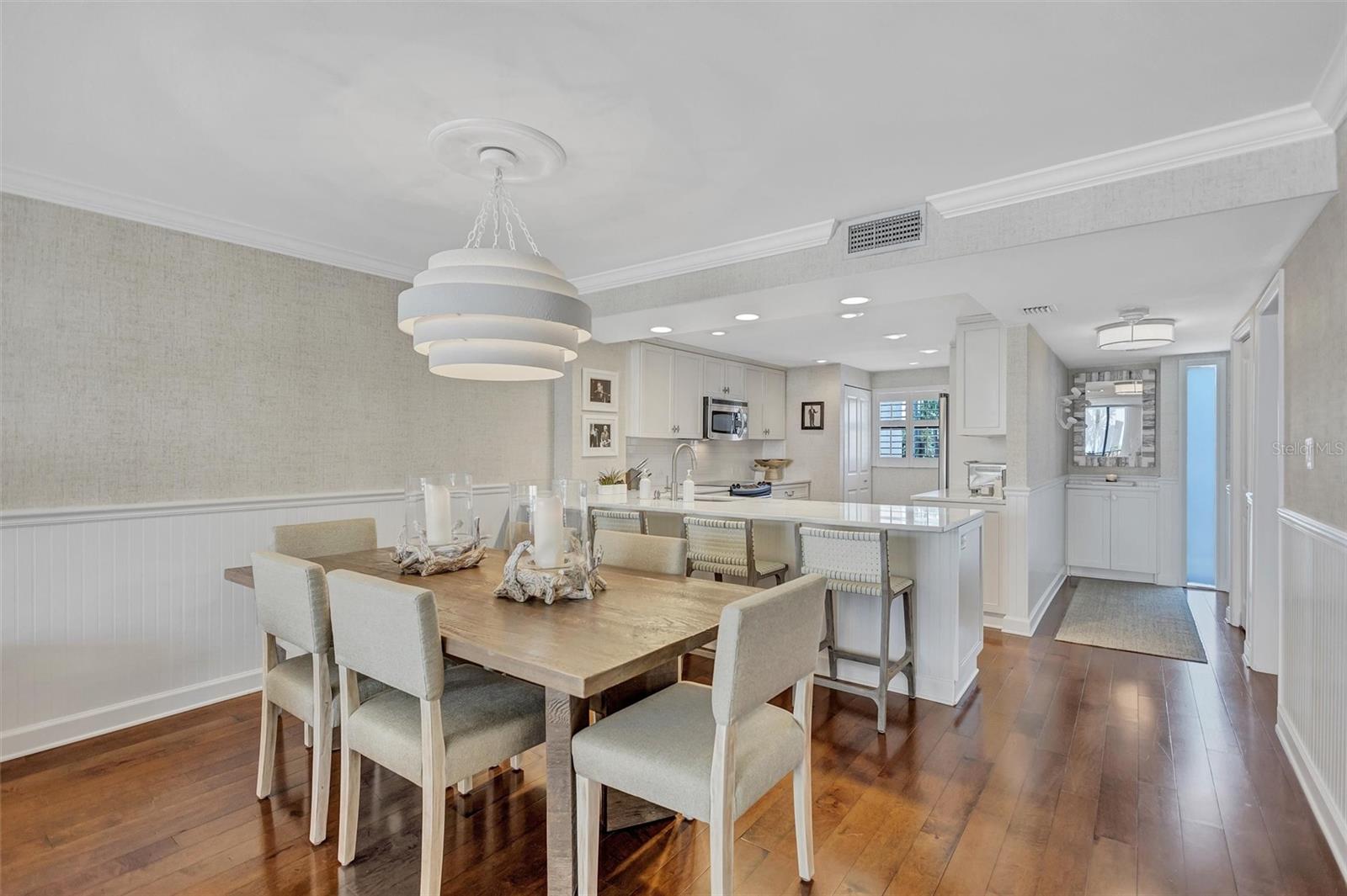 6480 MIDNIGHT PASS RD #211