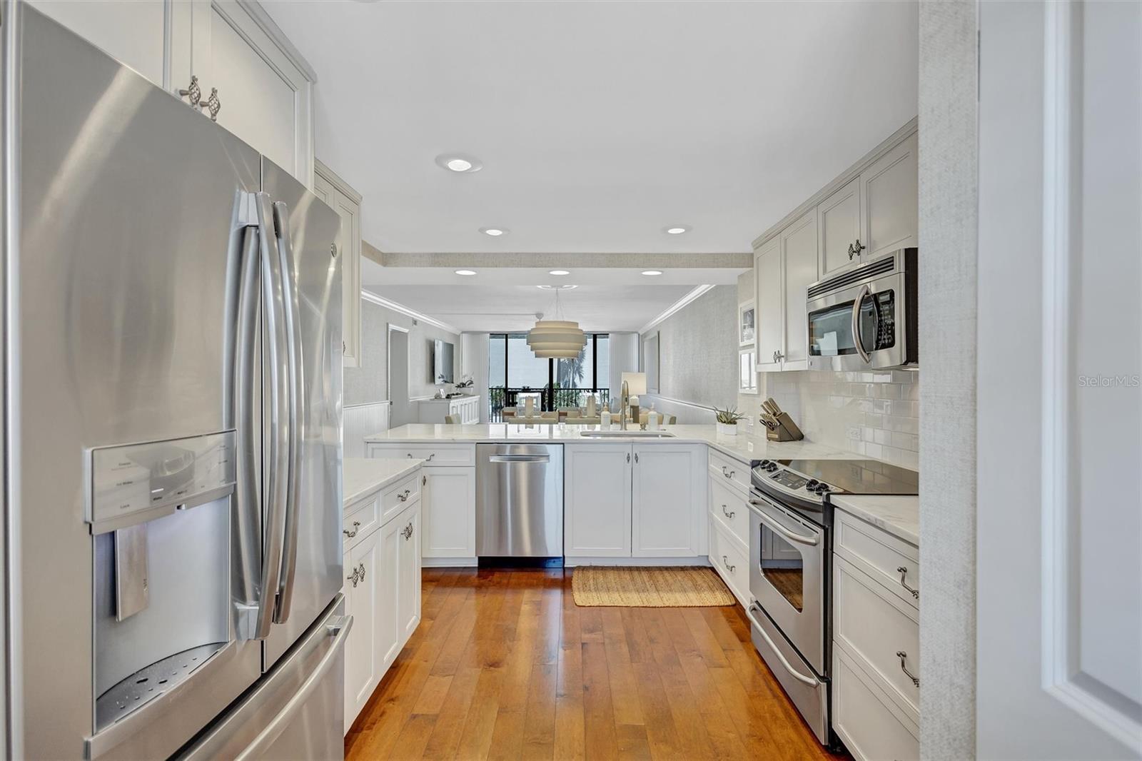 6480 MIDNIGHT PASS RD #211