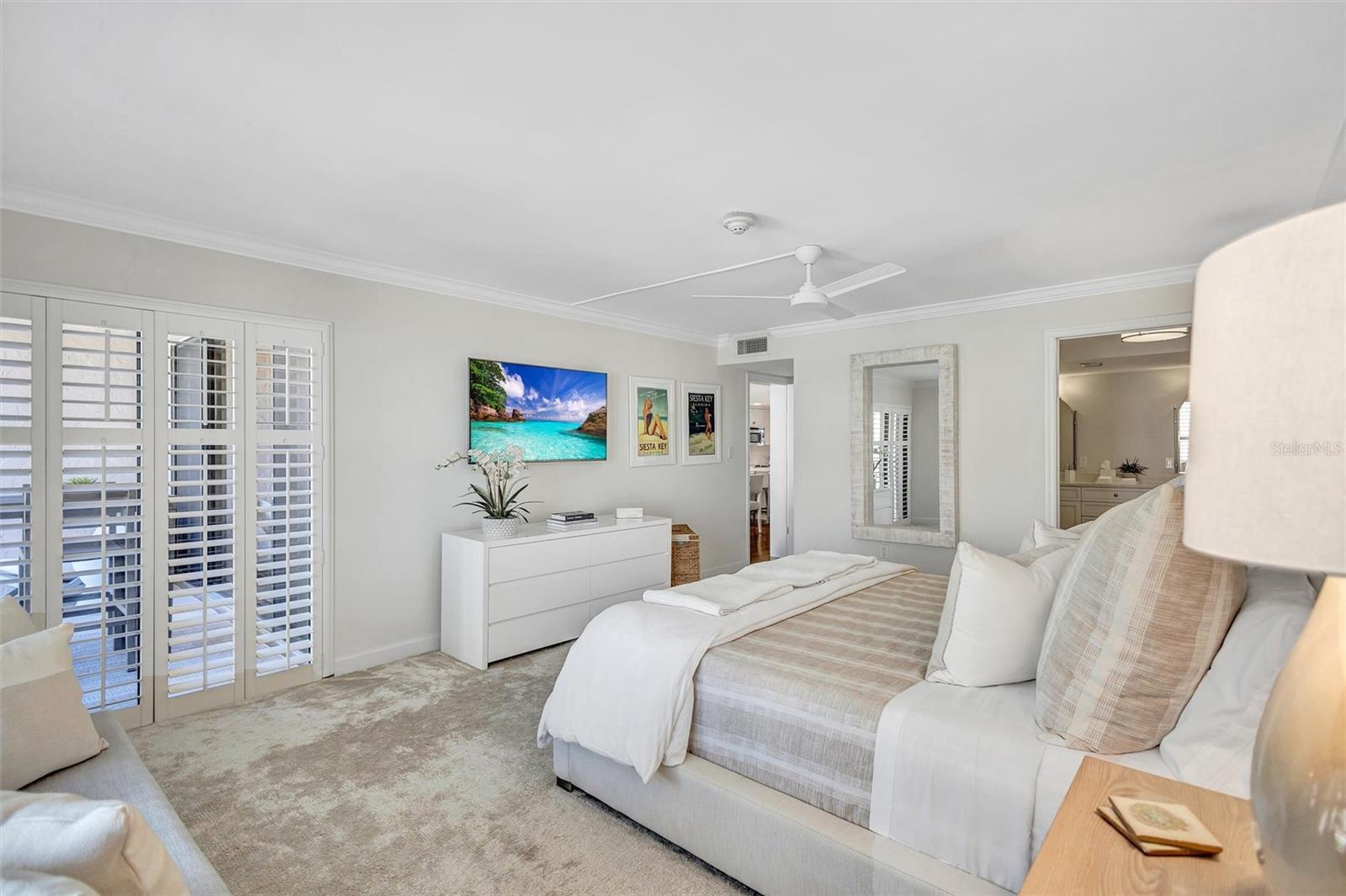 6480 MIDNIGHT PASS RD #211