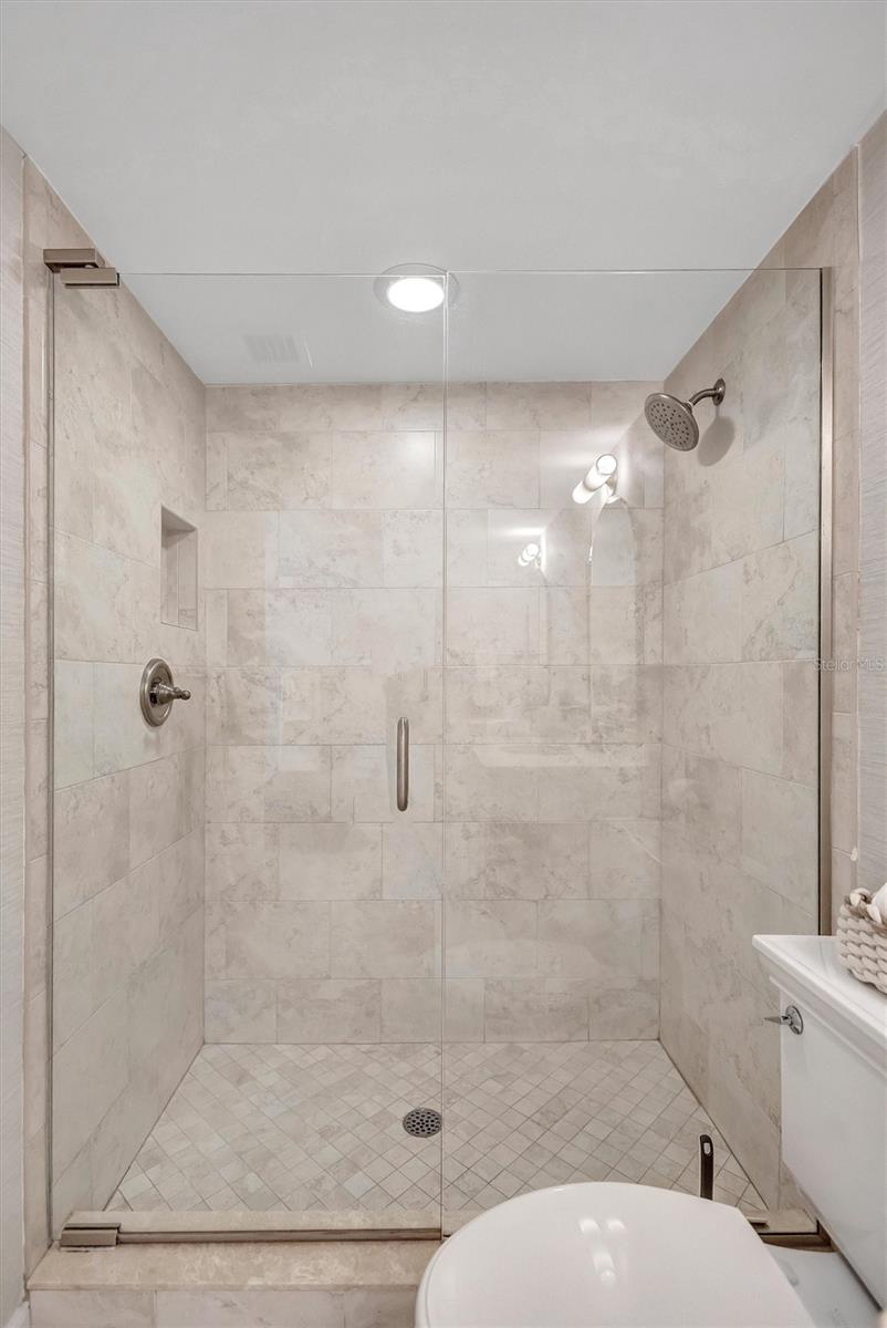 6480 MIDNIGHT PASS RD #211