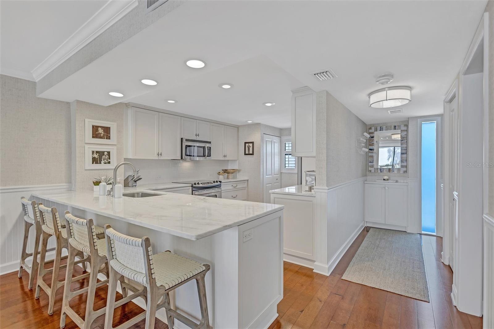 6480 MIDNIGHT PASS RD #211