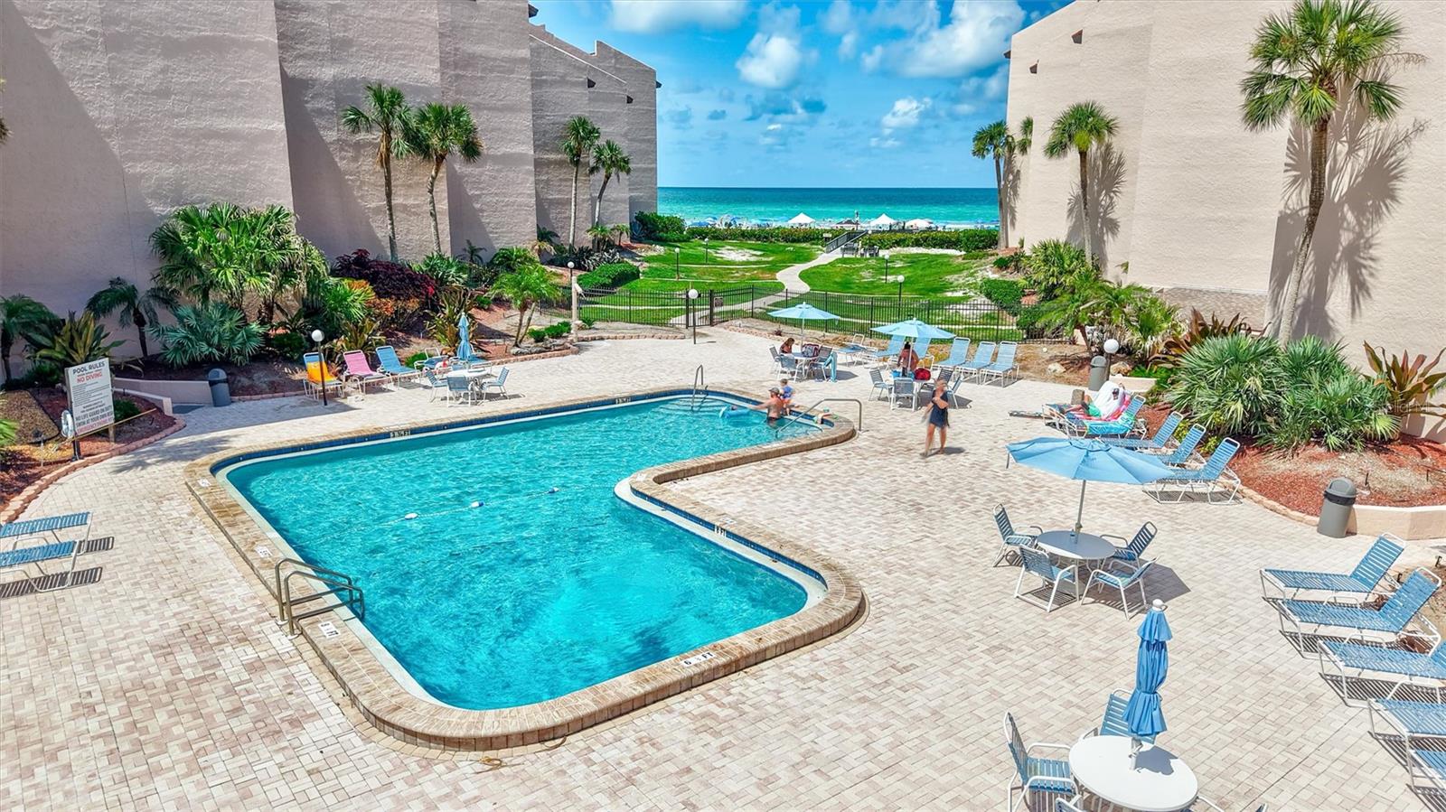 6480 MIDNIGHT PASS RD #211