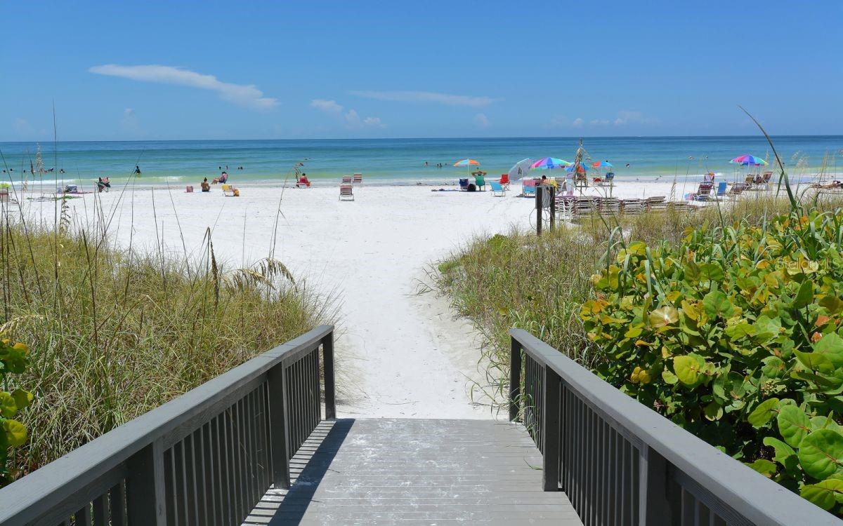 6480 MIDNIGHT PASS RD #211