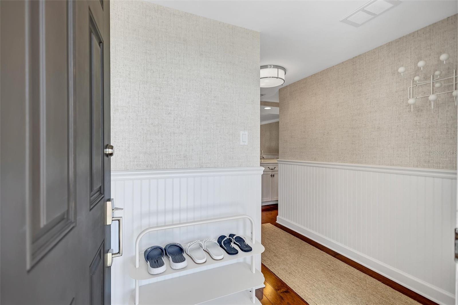 6480 MIDNIGHT PASS RD #211