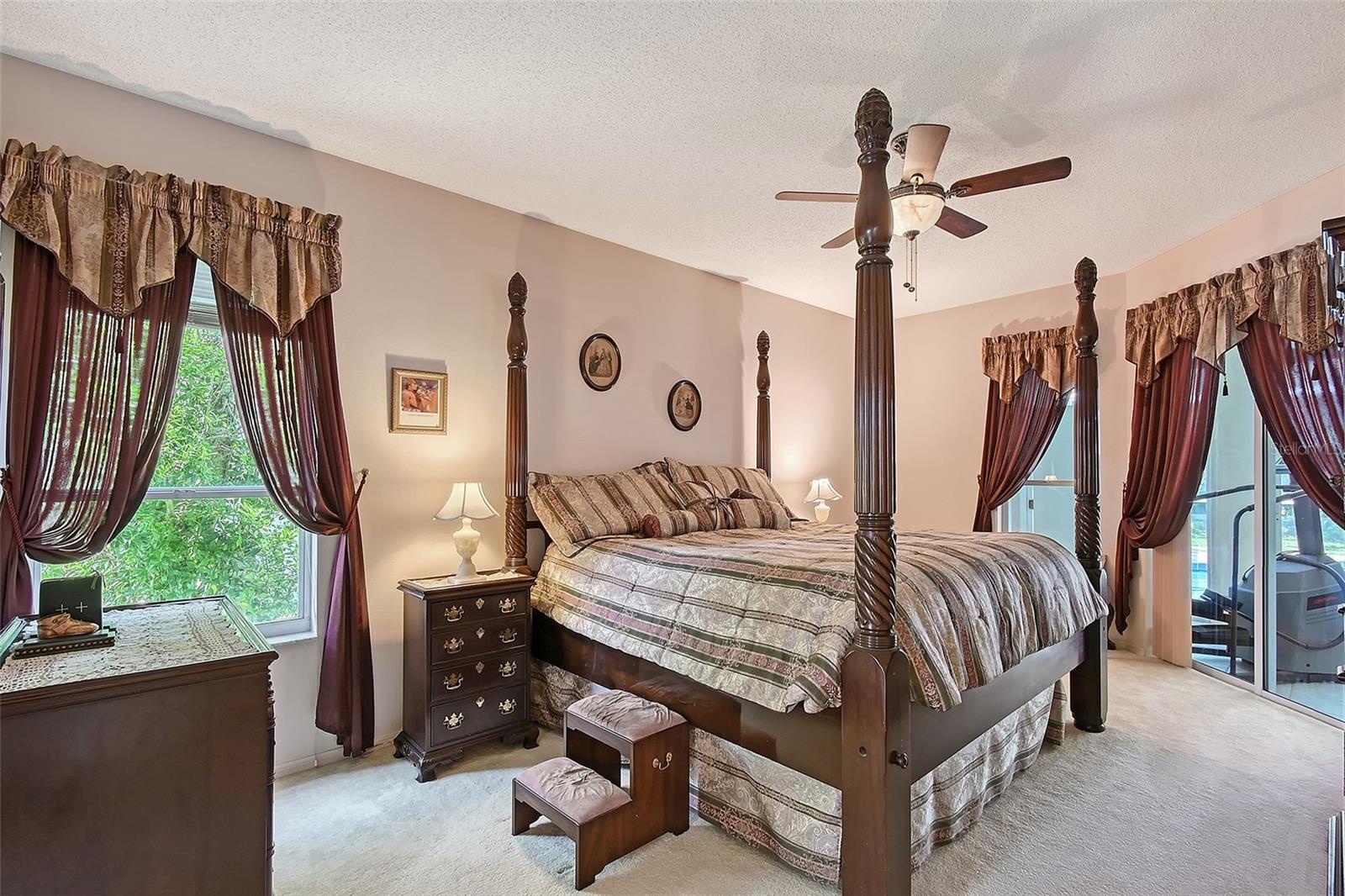 8924 HUNTINGTON POINTE DR