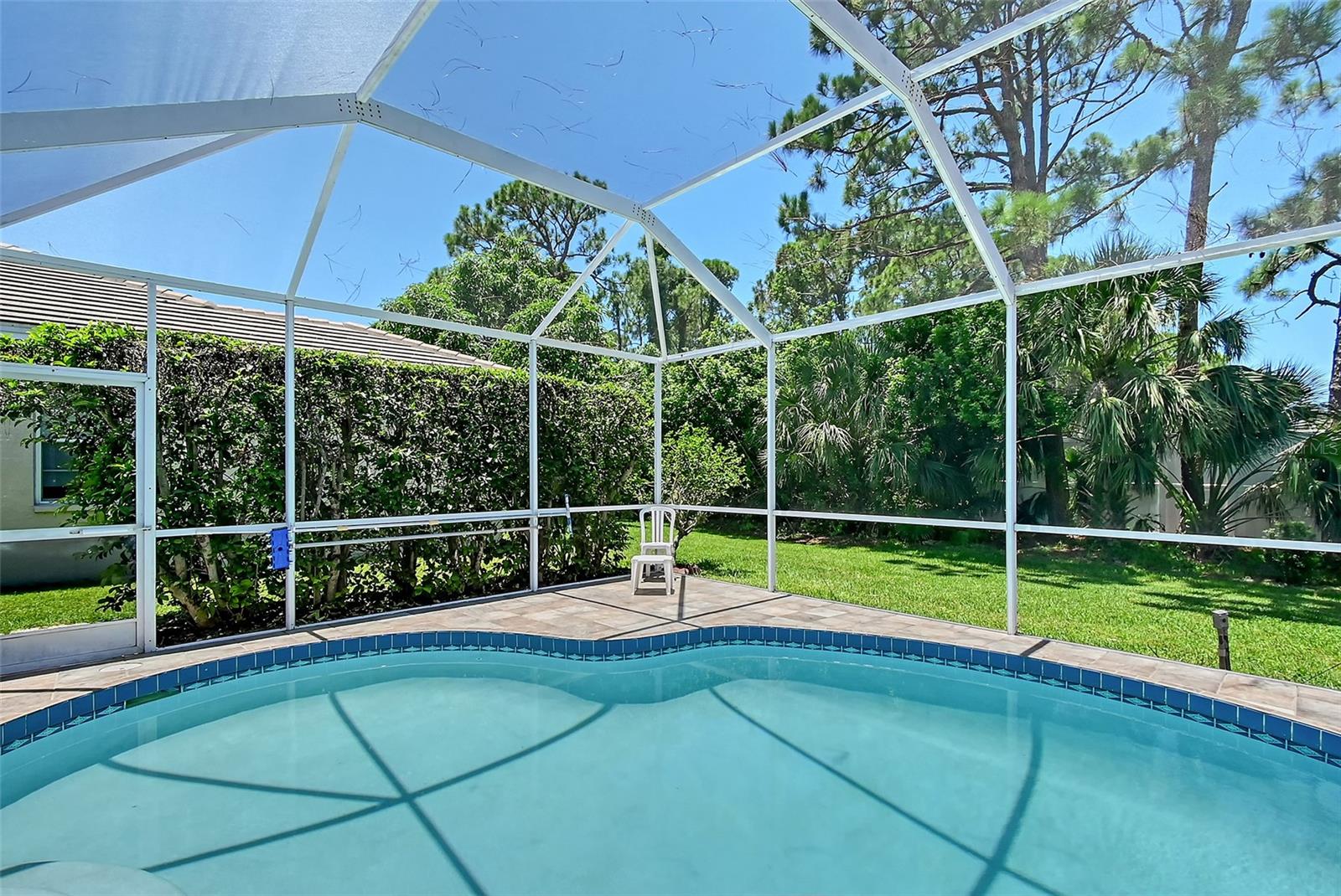 8924 HUNTINGTON POINTE DR