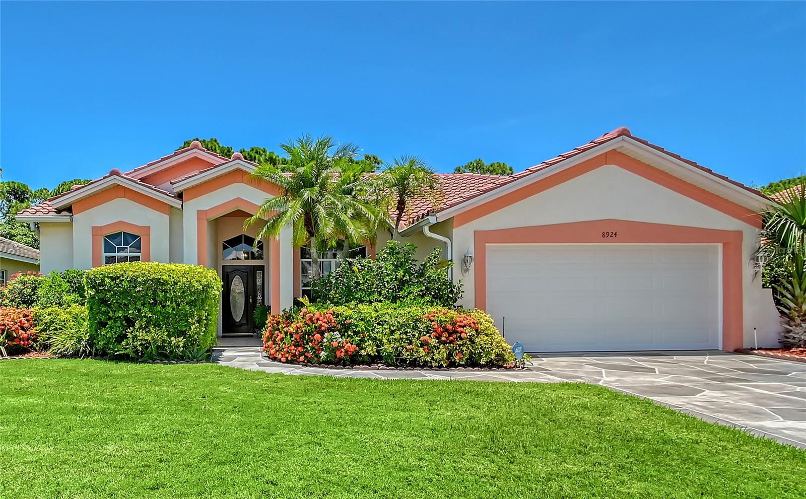 8924 HUNTINGTON POINTE DR