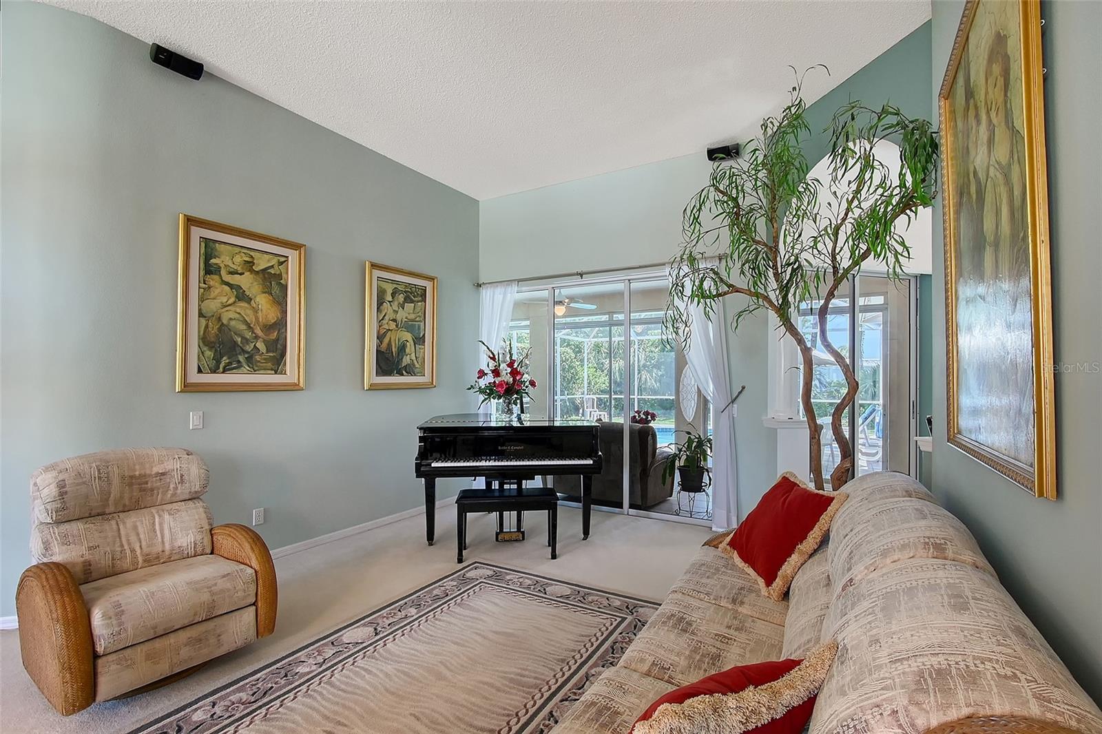 8924 HUNTINGTON POINTE DR