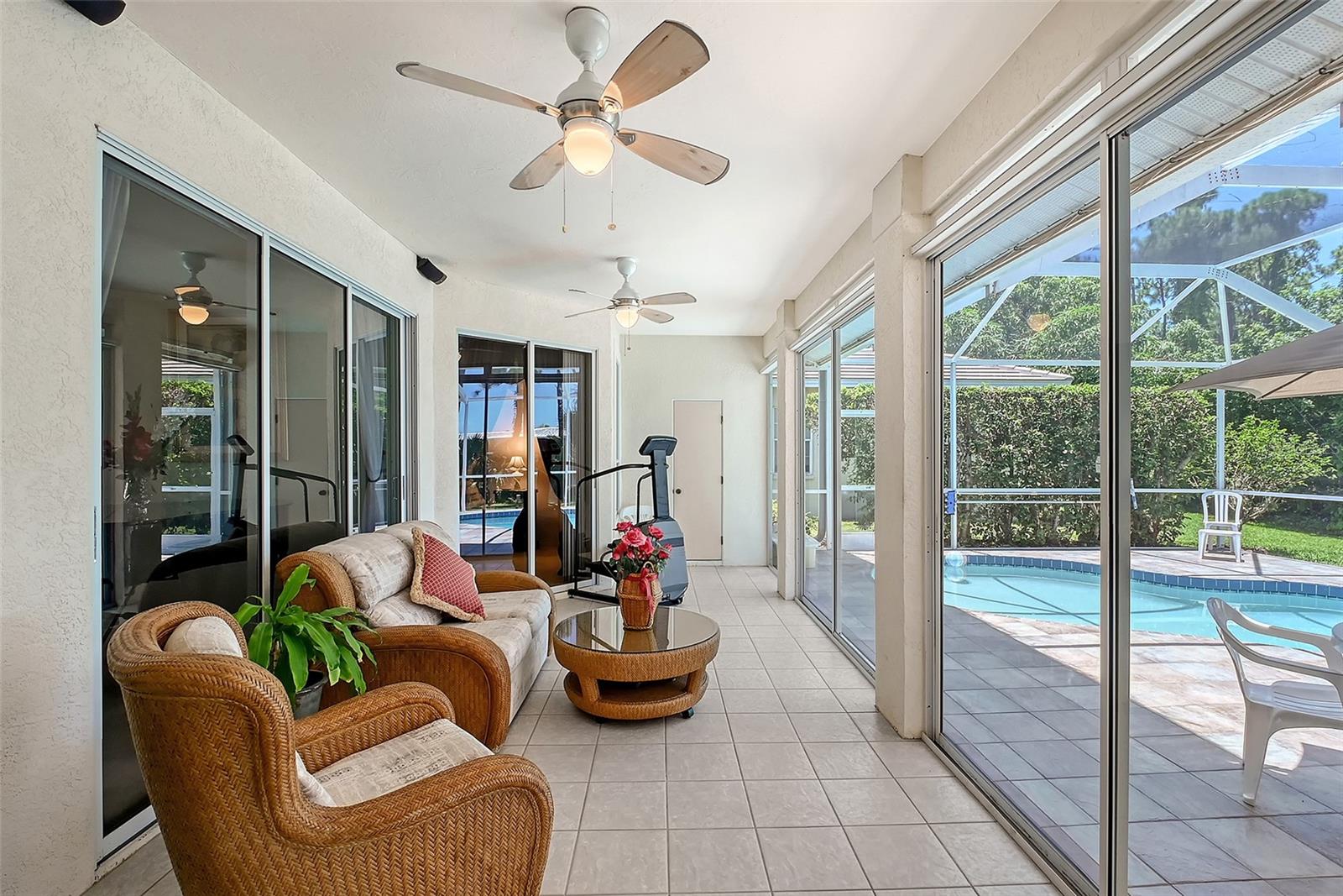 8924 HUNTINGTON POINTE DR