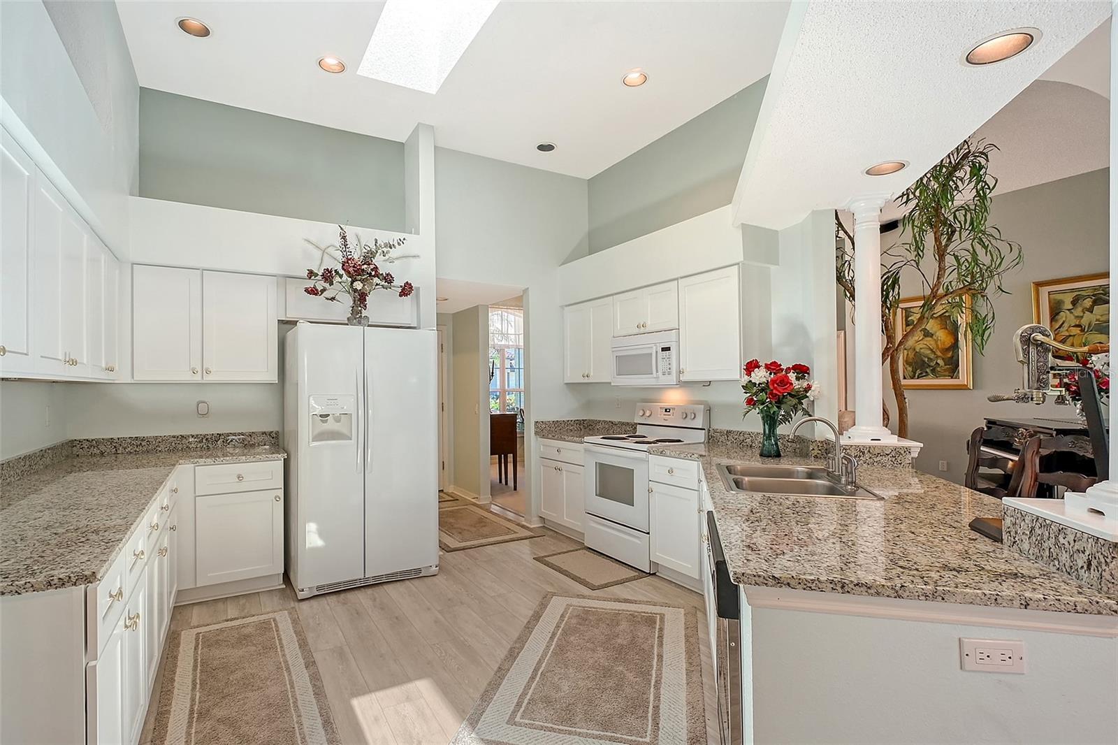 8924 HUNTINGTON POINTE DR