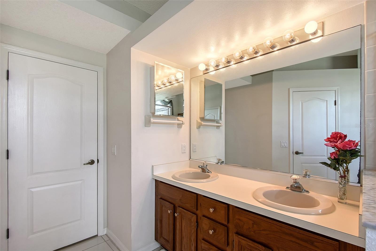 8924 HUNTINGTON POINTE DR