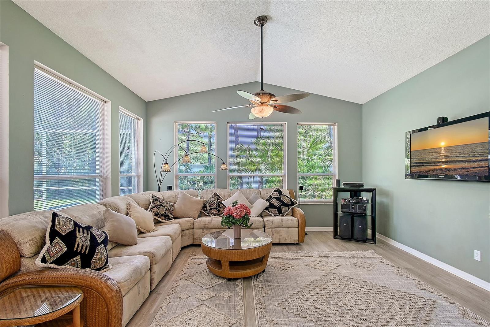 8924 HUNTINGTON POINTE DR