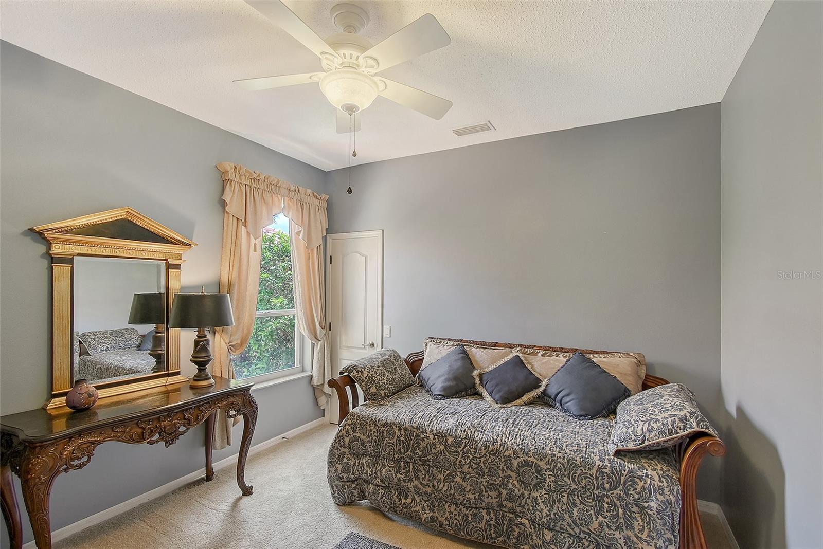 8924 HUNTINGTON POINTE DR