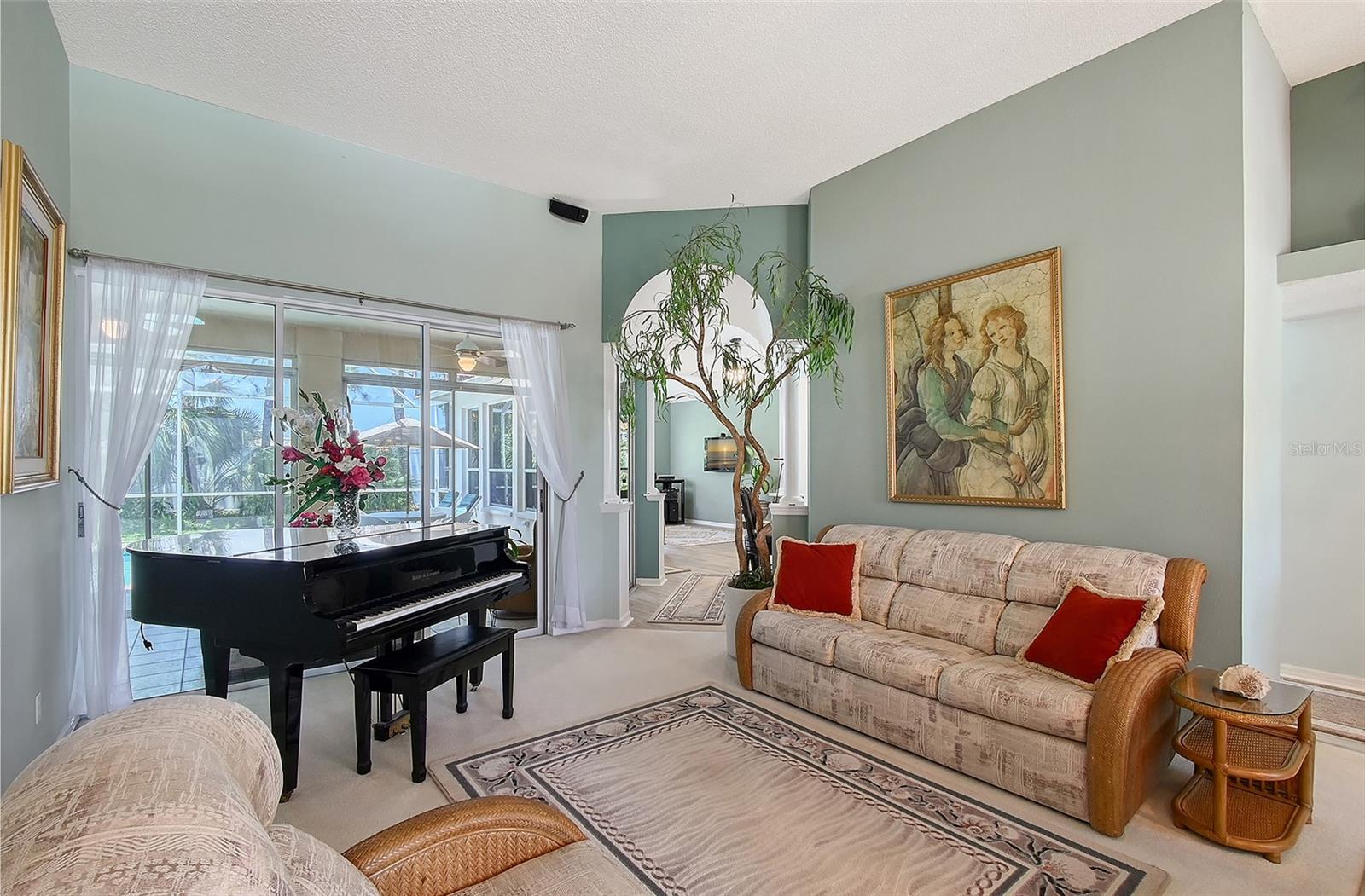 8924 HUNTINGTON POINTE DR