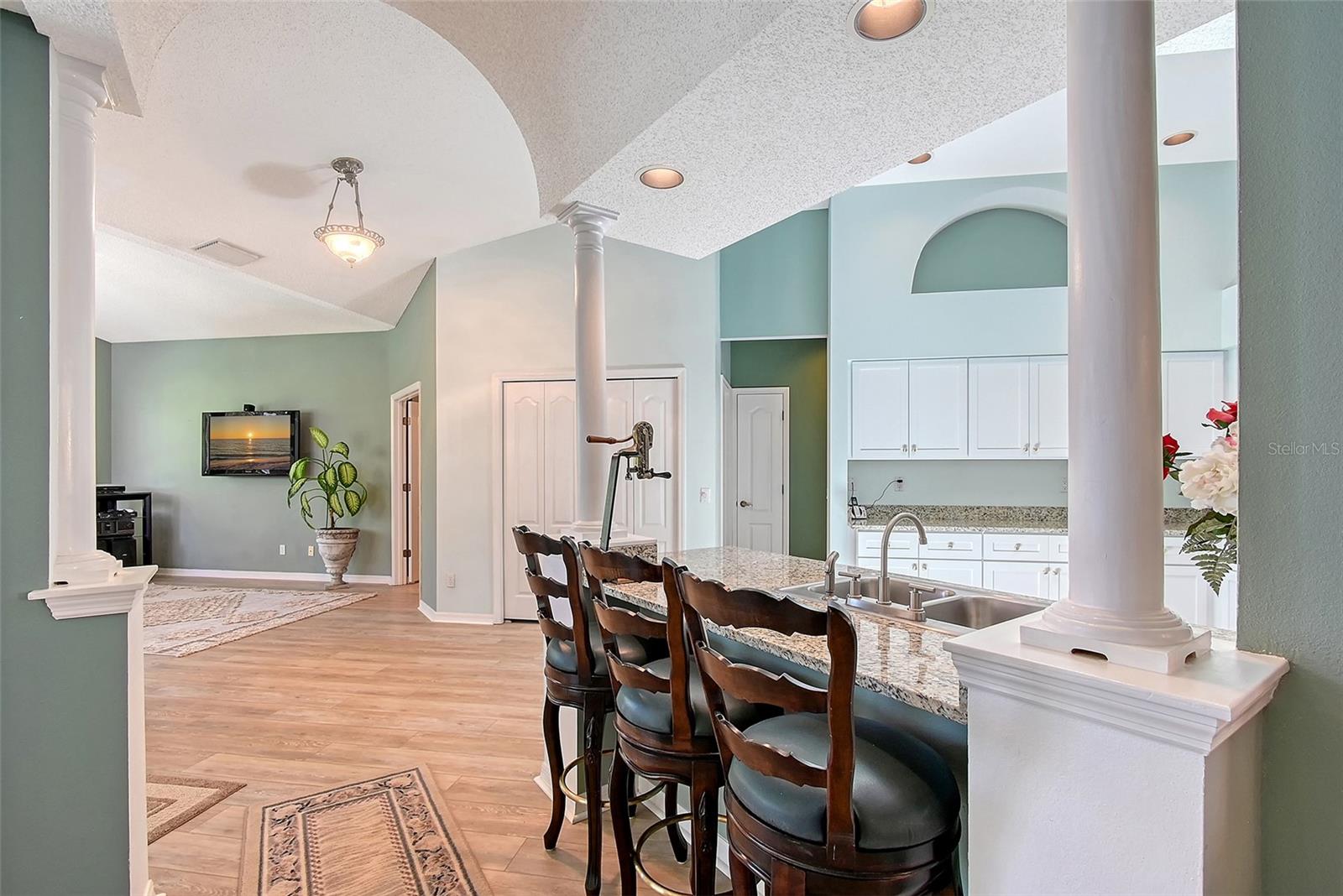 8924 HUNTINGTON POINTE DR