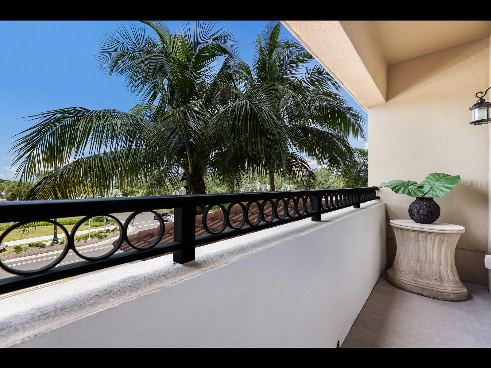 1064 N TAMIAMI TRL #1219