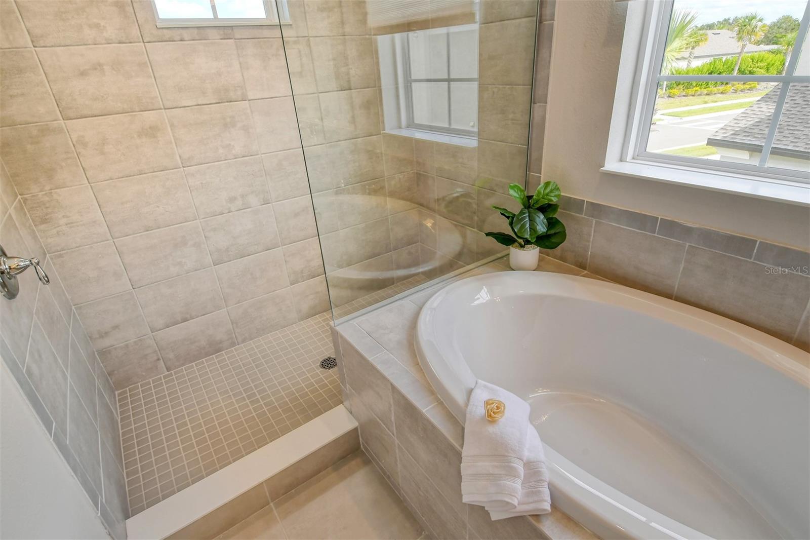 15324 SHADY PALMS LN