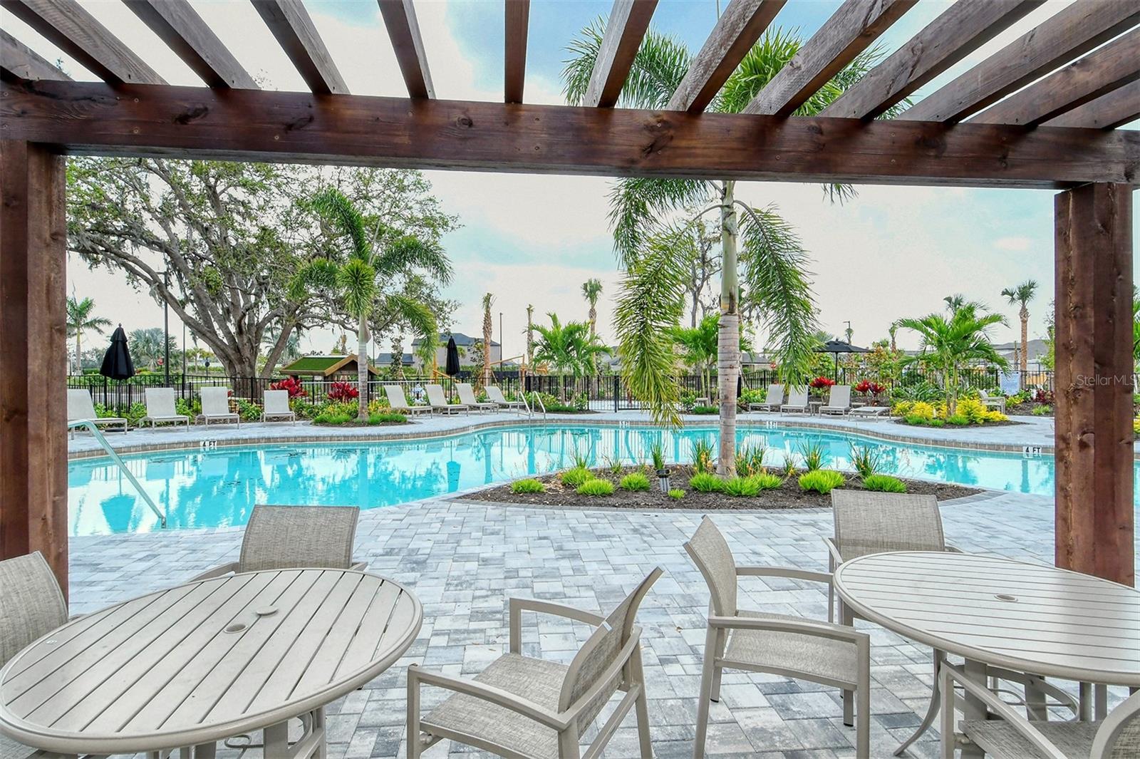 15324 SHADY PALMS LN