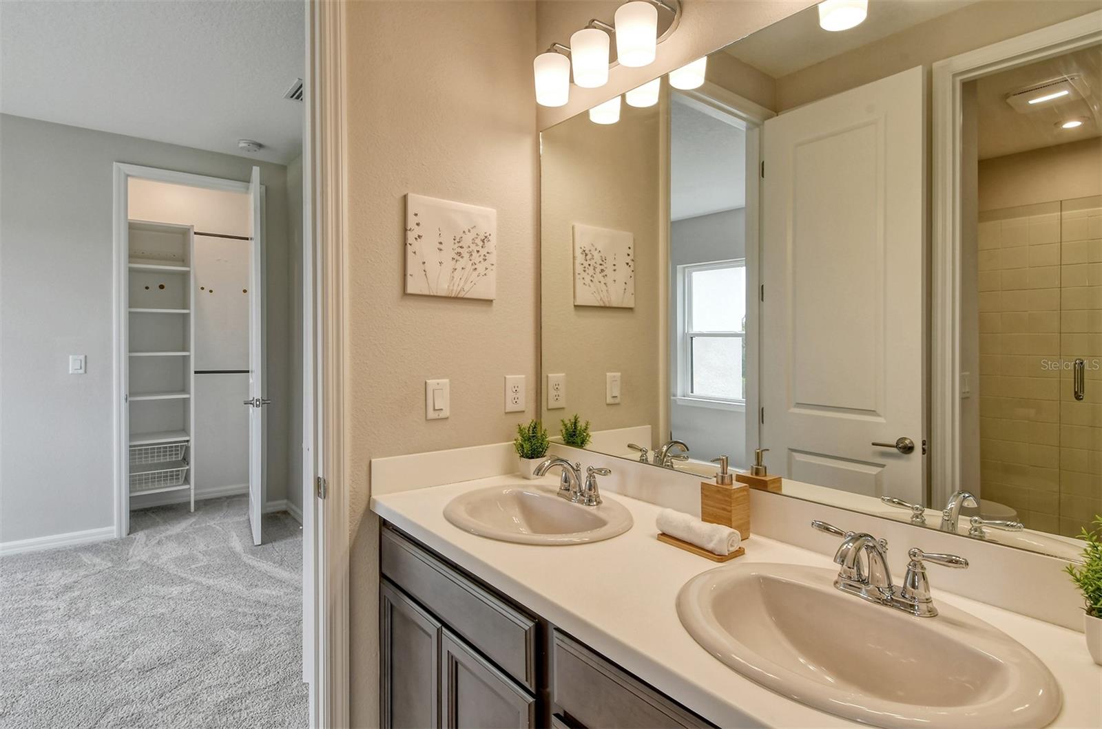 15324 SHADY PALMS LN