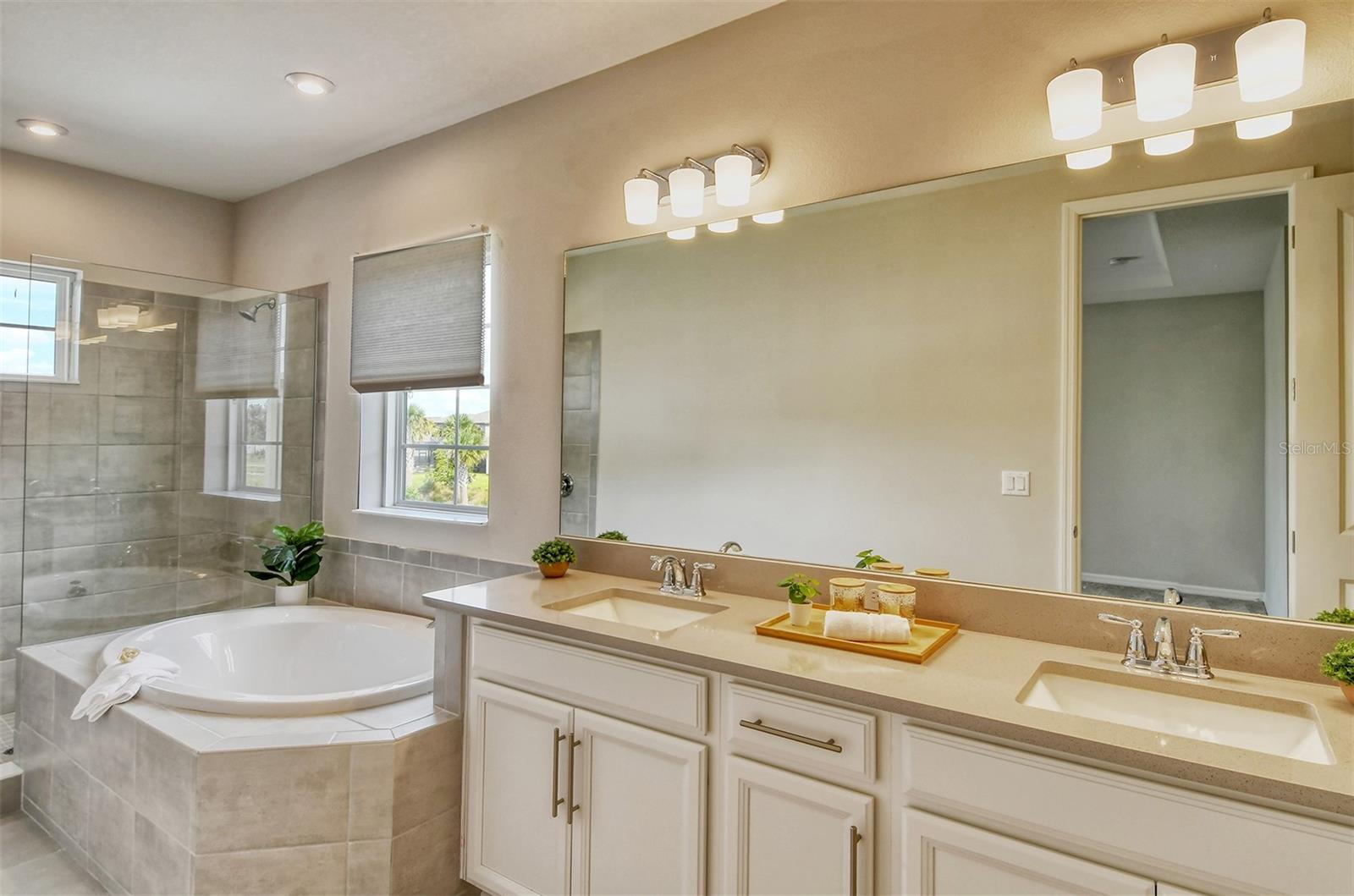 15324 SHADY PALMS LN