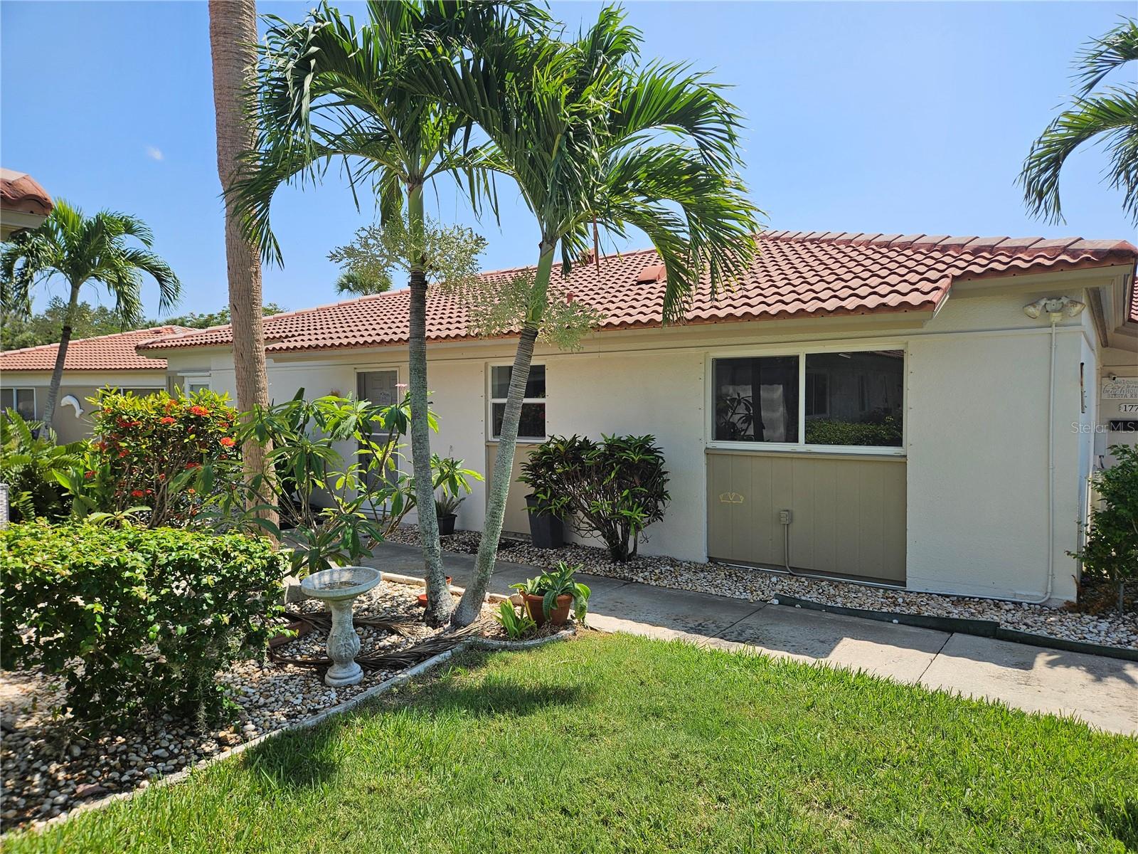 179 VISTA HERMOSA CIR #17B