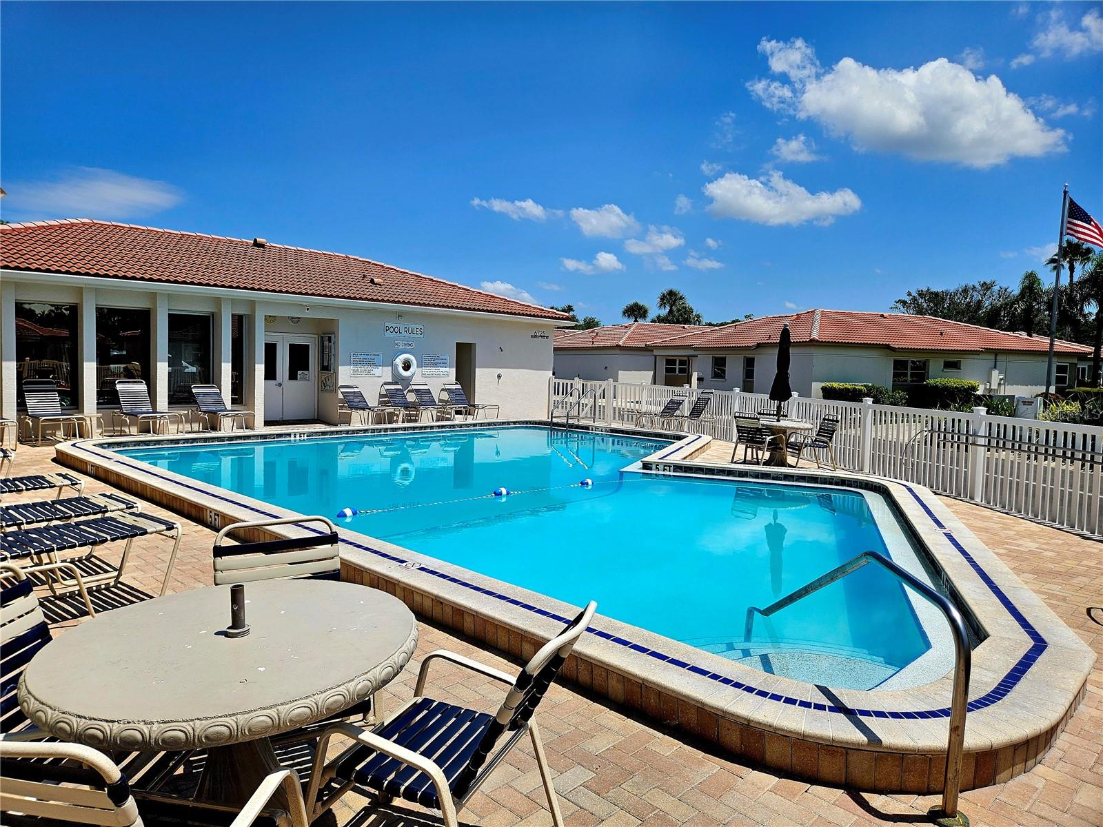 179 VISTA HERMOSA CIR #17B