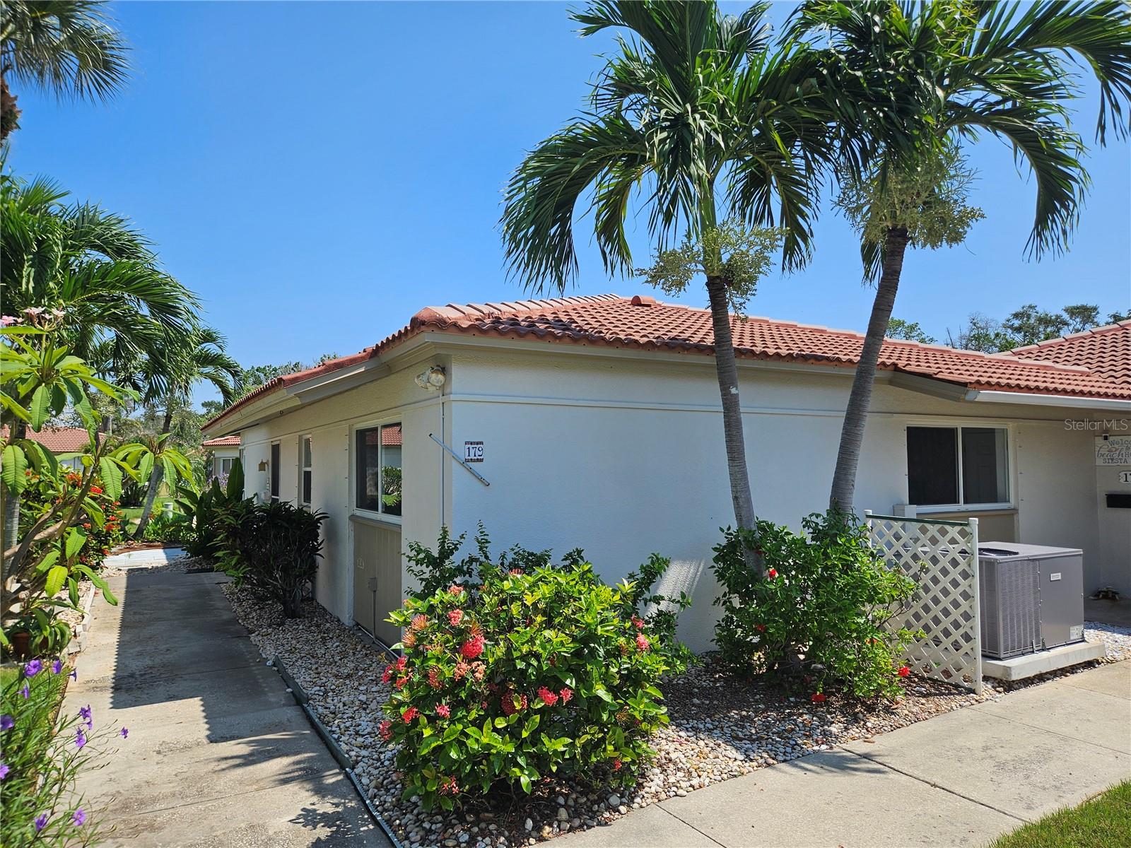 179 VISTA HERMOSA CIR #17B