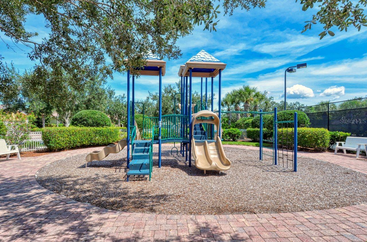 1531 BURGOS DR