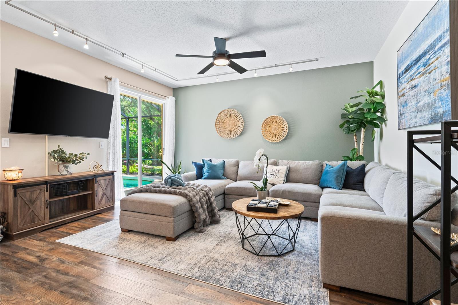 5272 SUNNYDALE CIR E