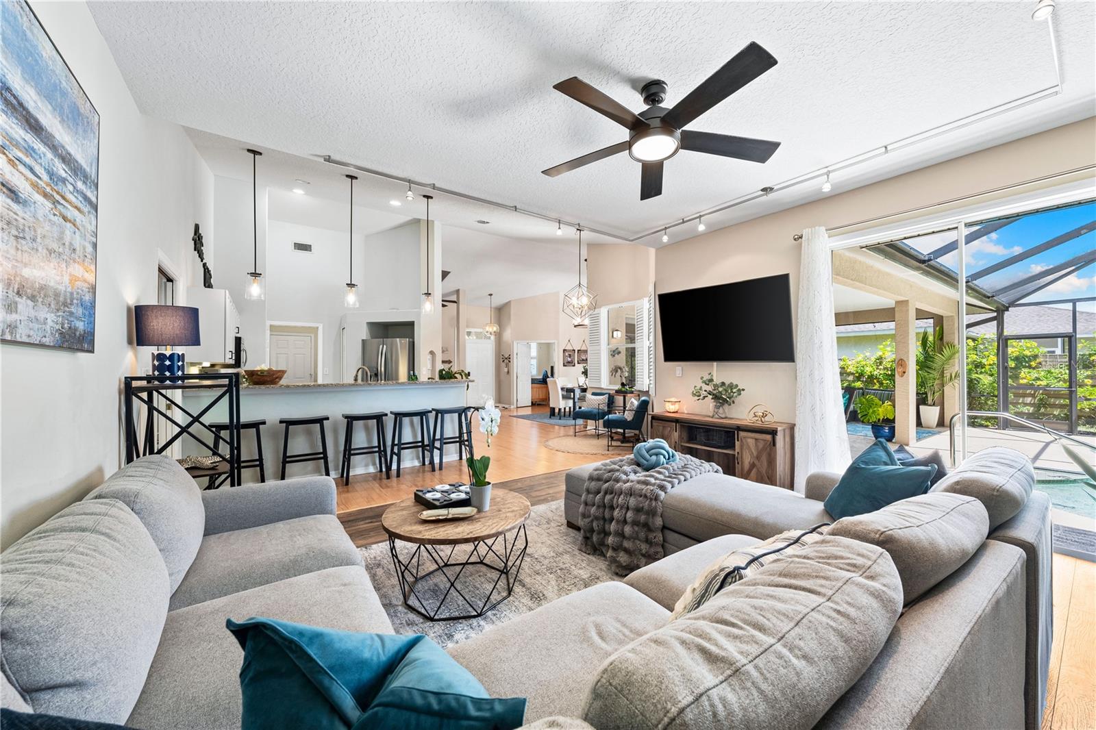 5272 SUNNYDALE CIR E