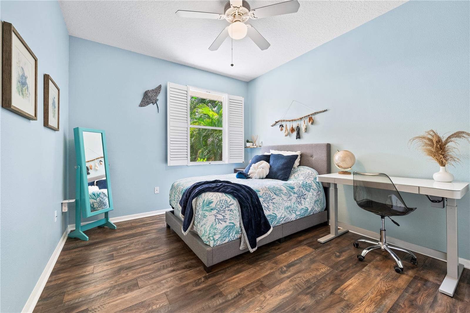 5272 SUNNYDALE CIR E