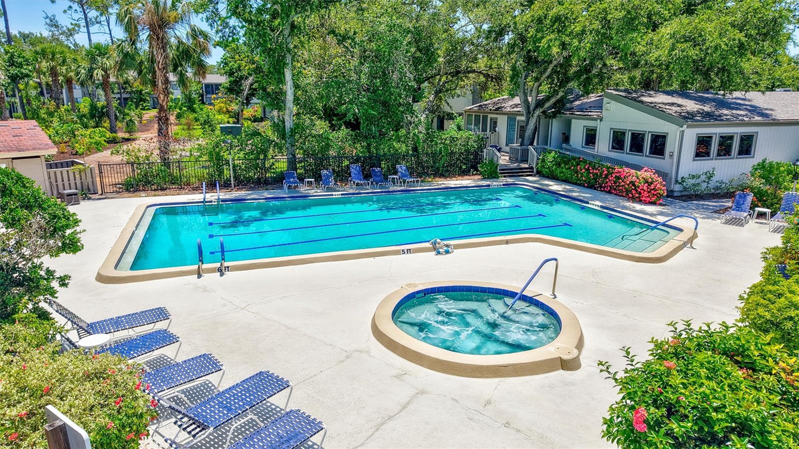 1637 BROOKHOUSE CT #244