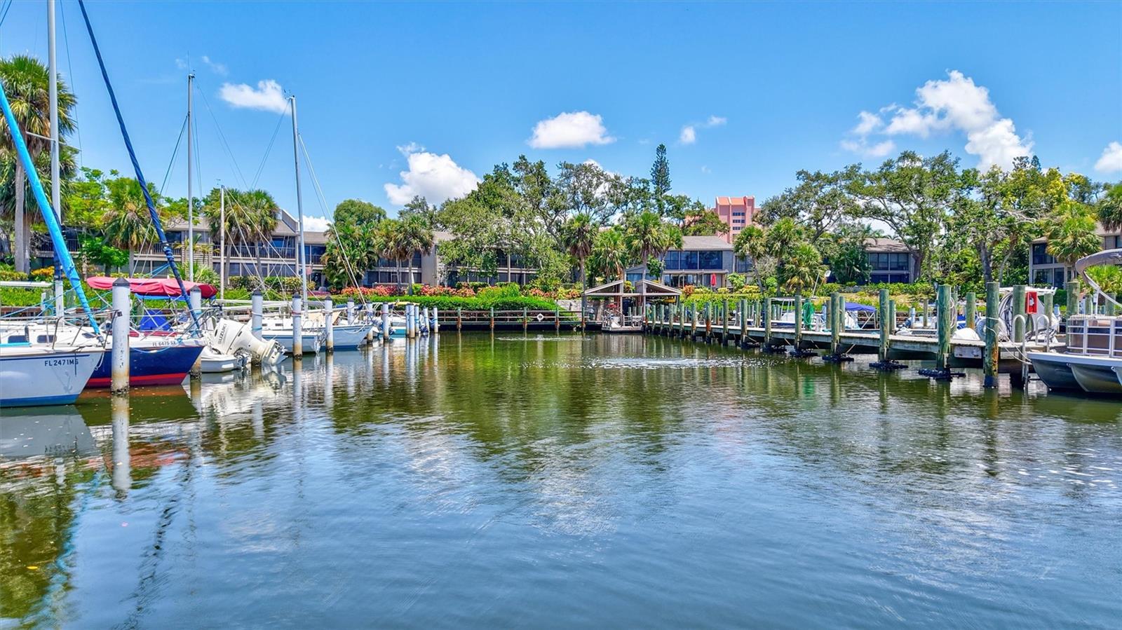 1637 BROOKHOUSE CT #244