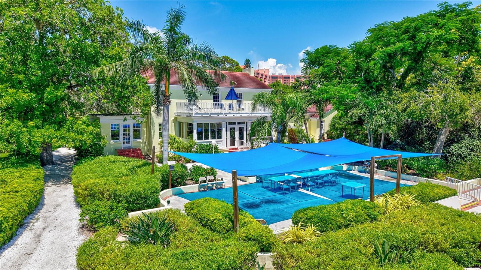 1637 BROOKHOUSE CT #244