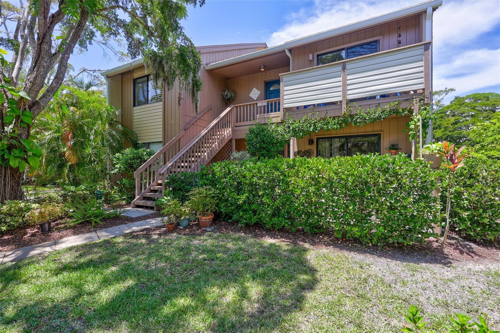 1637 BROOKHOUSE CT #244