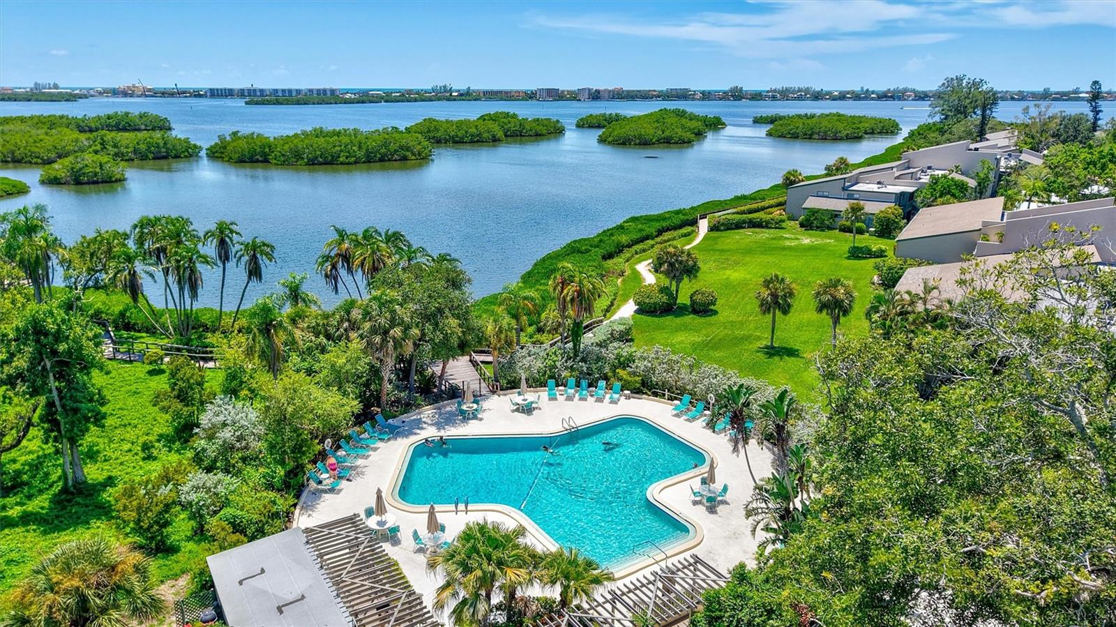 1637 BROOKHOUSE CT #244