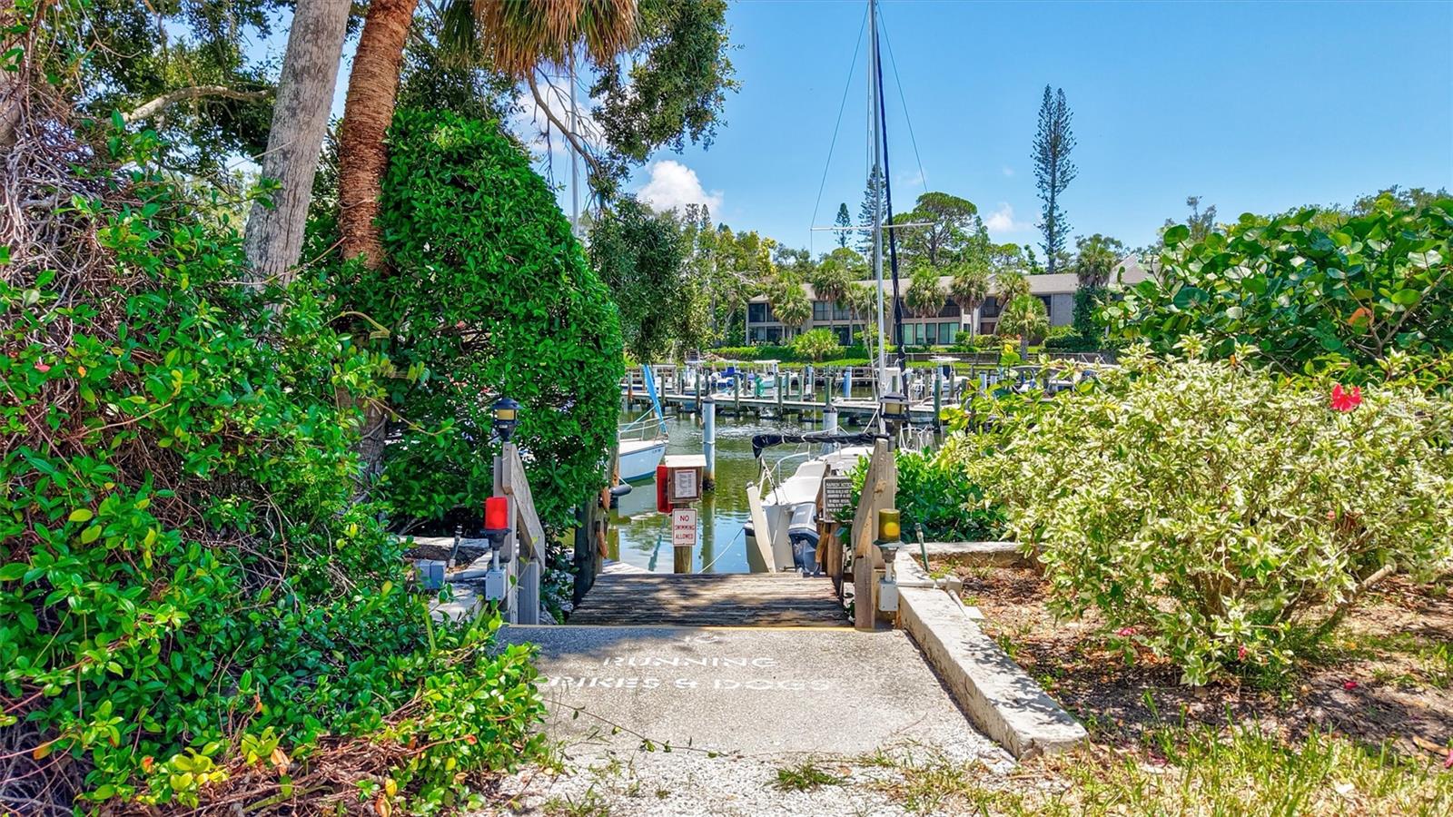 1637 BROOKHOUSE CT #244