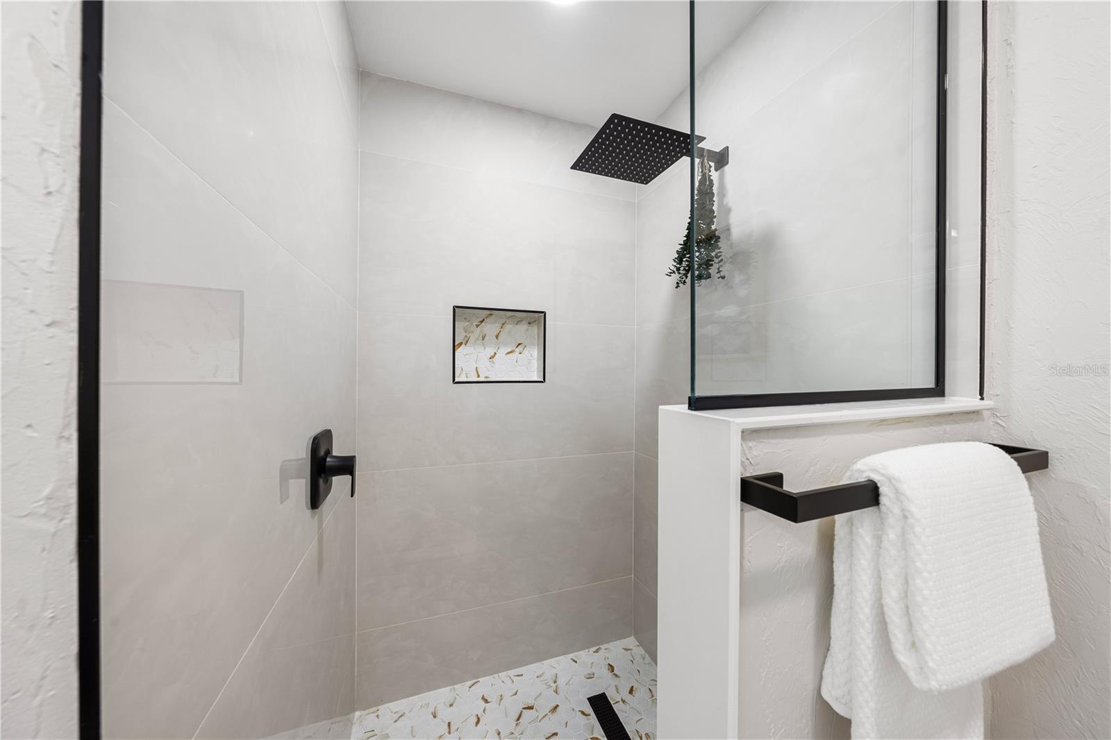 137 AVENIDA MESSINA #2