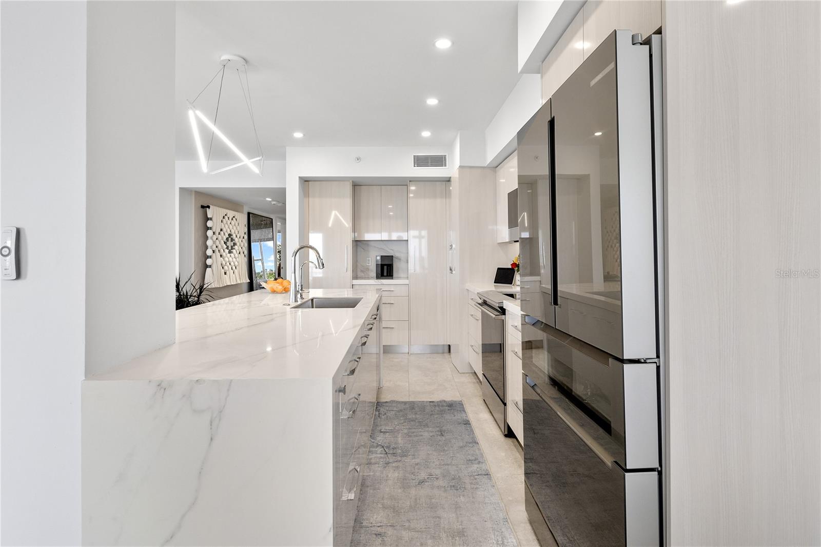 601 LONGBOAT CLUB RD #404S