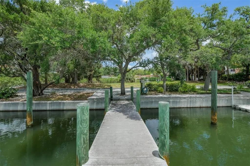 1450 REBECCA LN