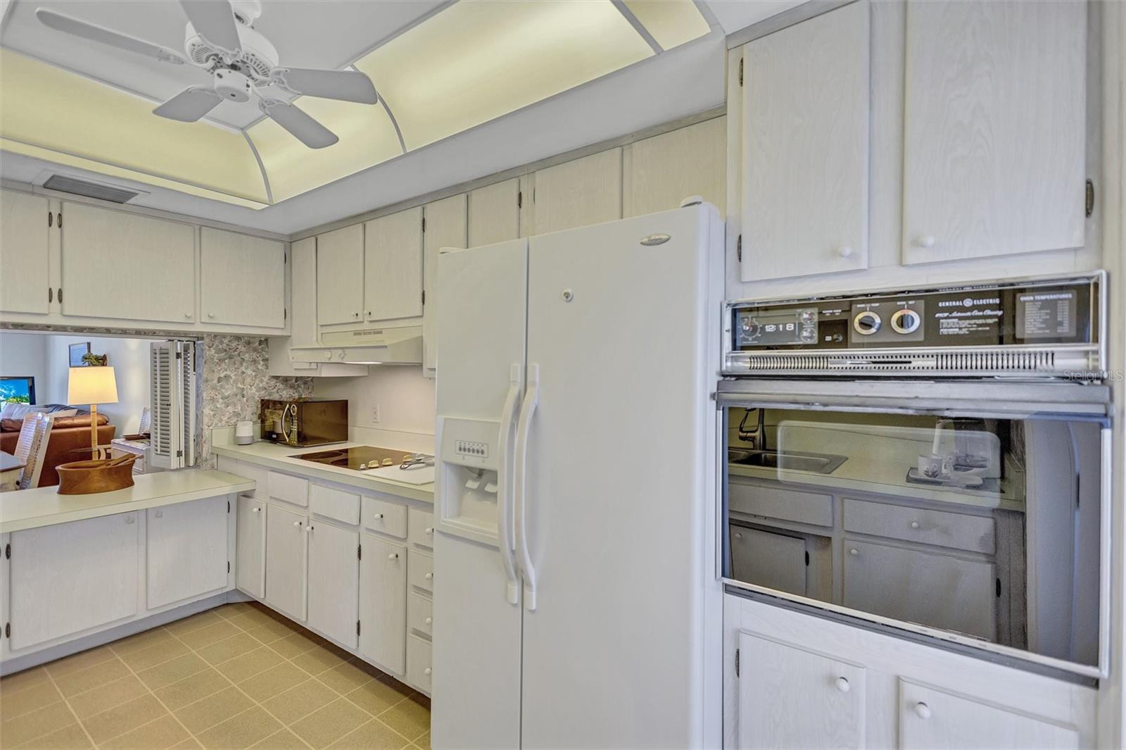 6140 MIDNIGHT PASS RD #601