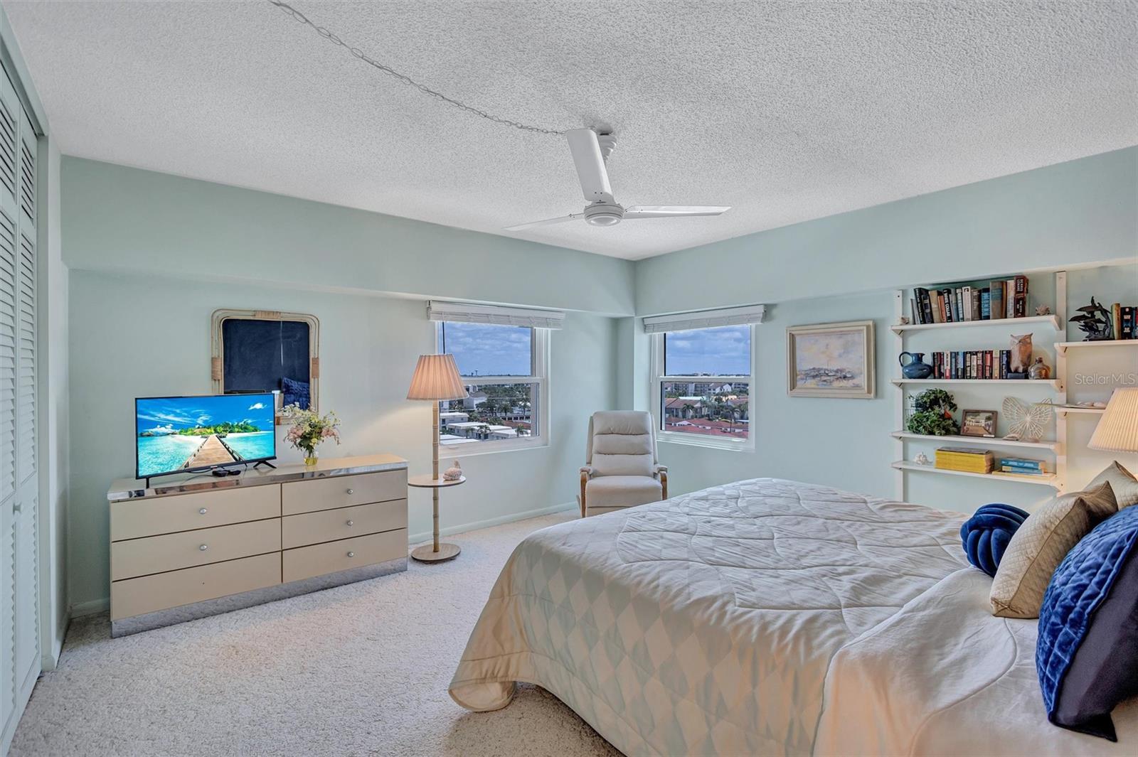 6140 MIDNIGHT PASS RD #601