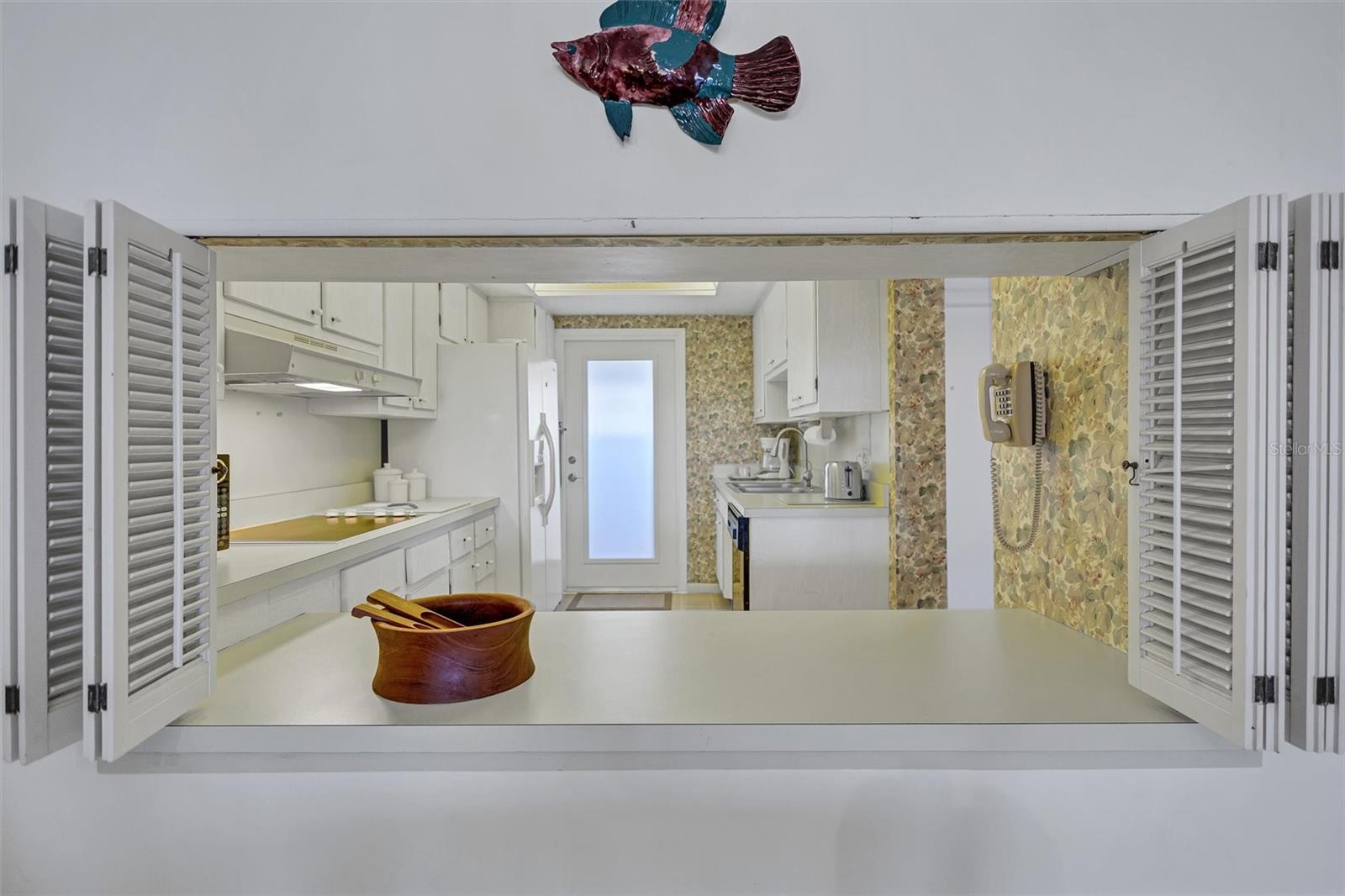 6140 MIDNIGHT PASS RD #601