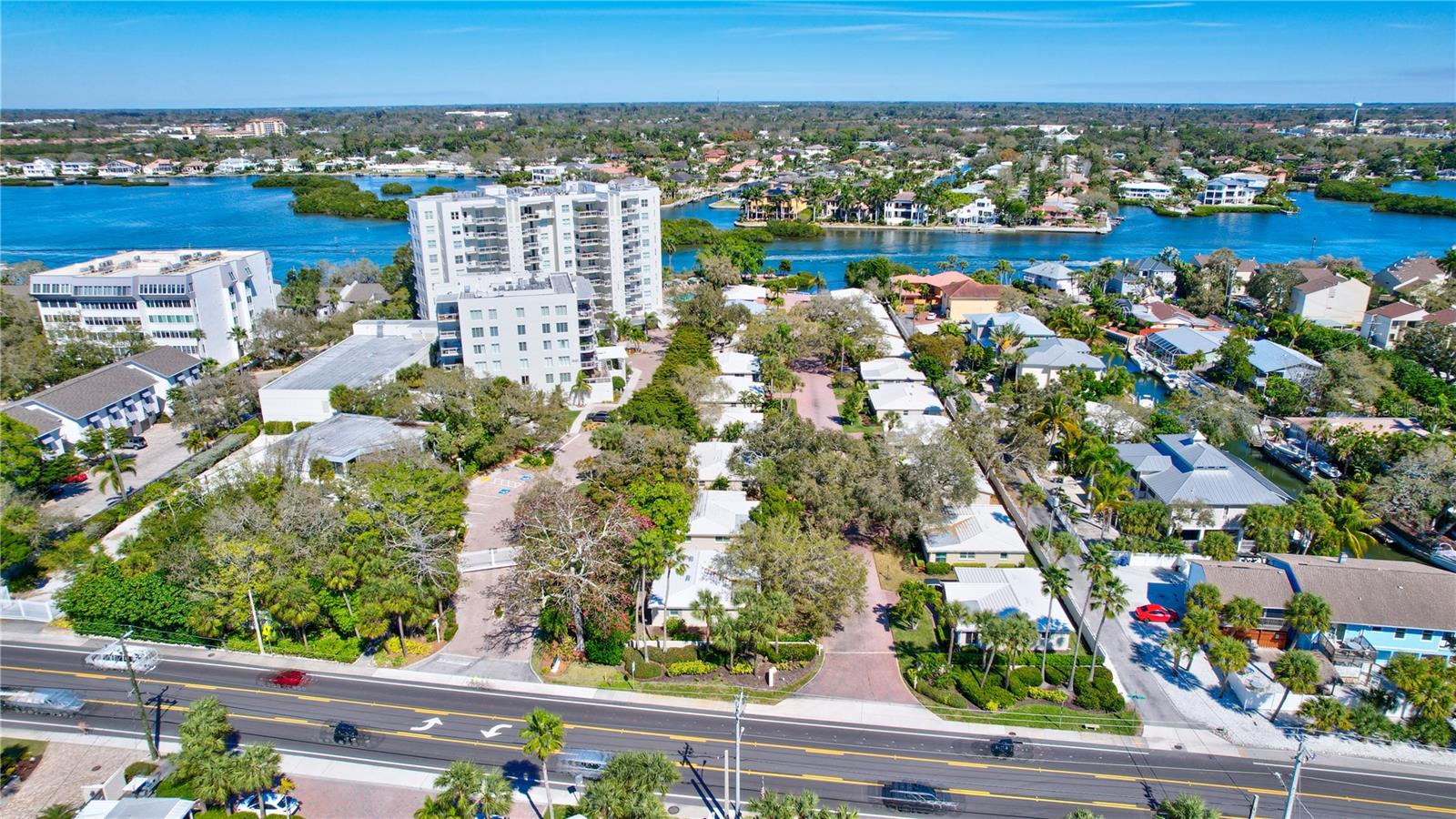 6140 MIDNIGHT PASS RD #601