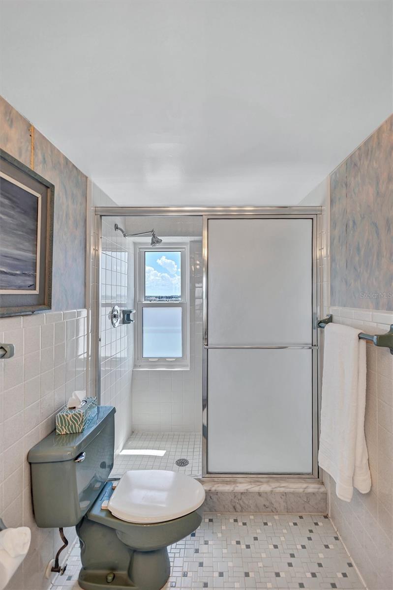 6140 MIDNIGHT PASS RD #601