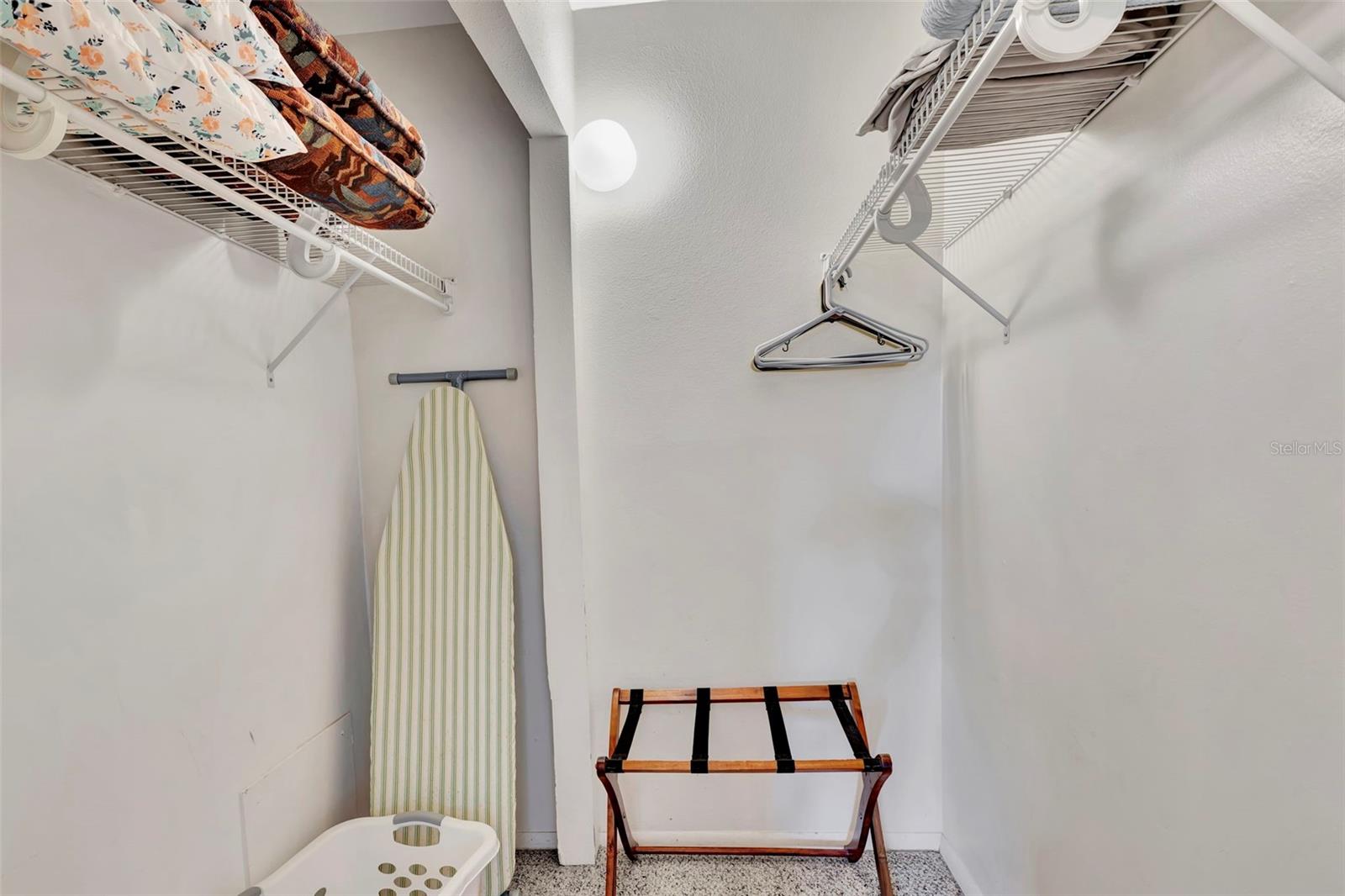 6157 MIDNIGHT PASS RD #E24