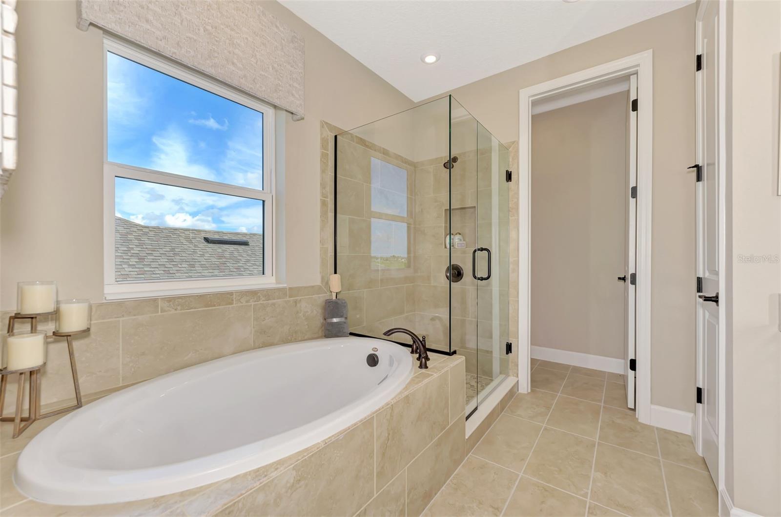 8216 SUMMER NIGHT RD