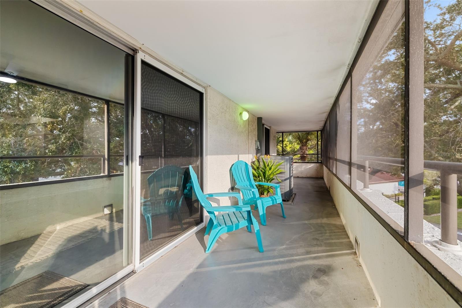 2585 COUNTRYSIDE BLVD #4302